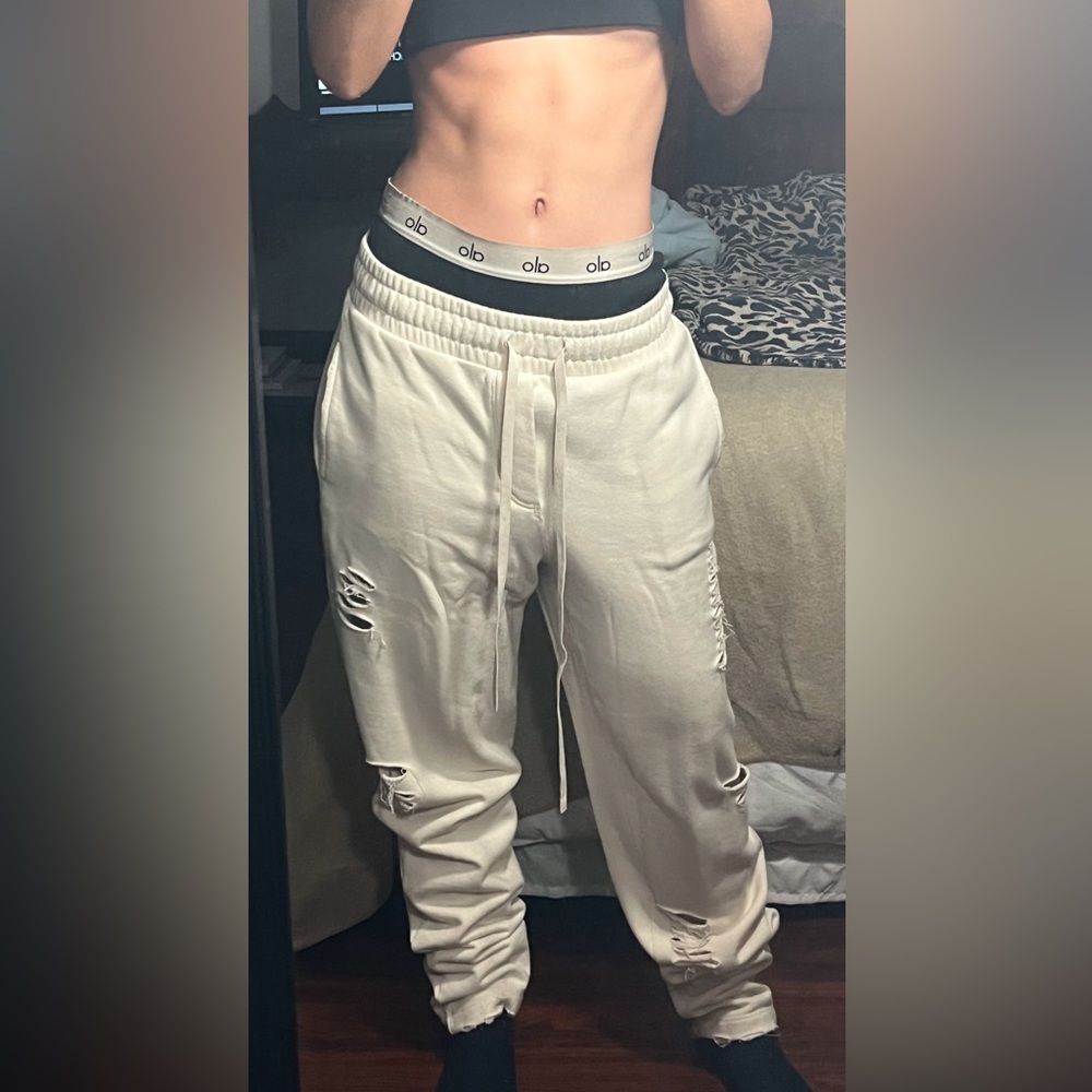 Ivory alo yoga distressed sweat pants
